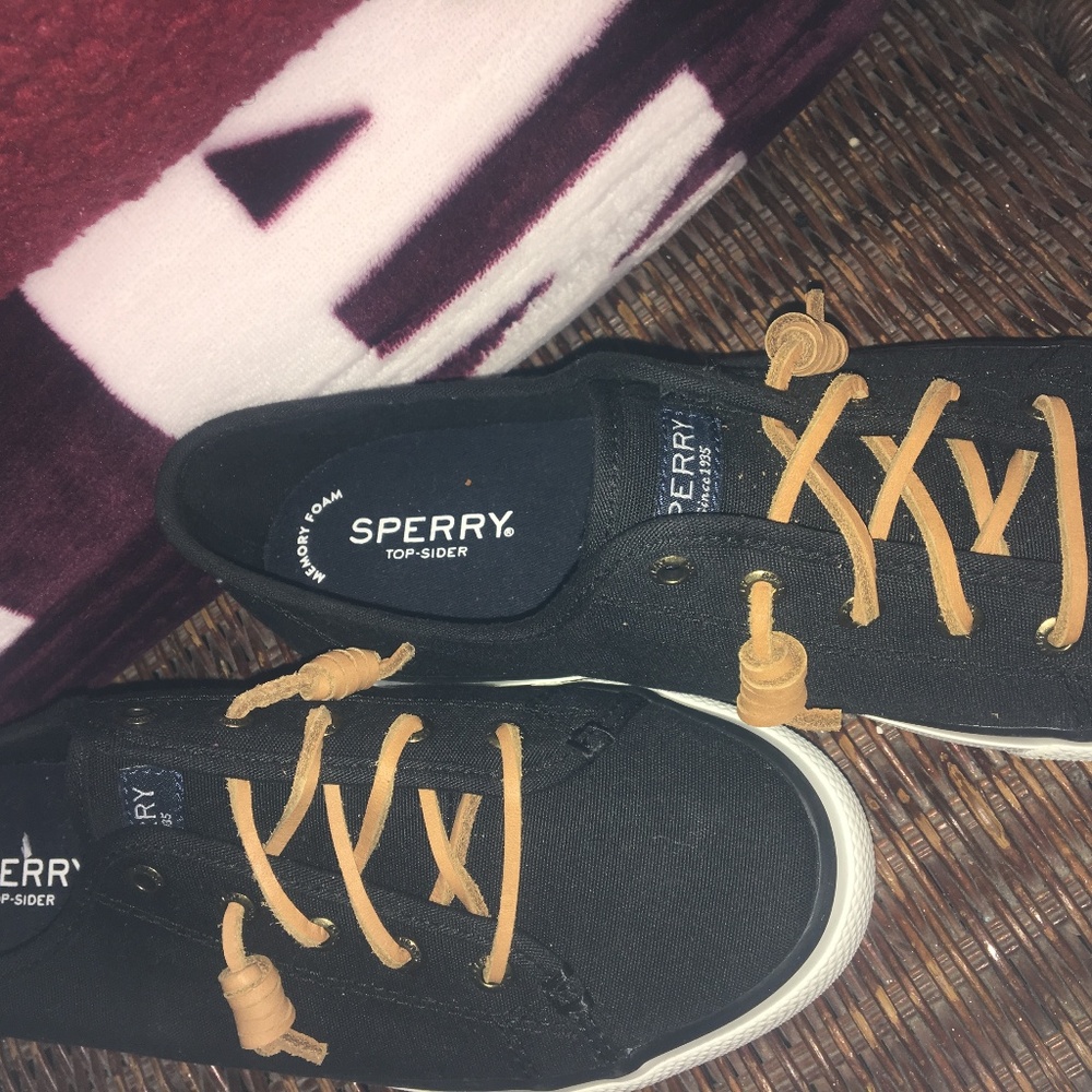 Women Black Sperry's NEW never worn